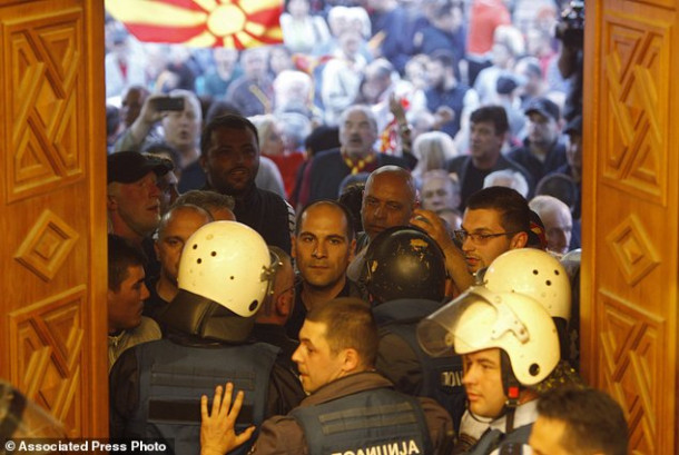 makedonija protesti parlament