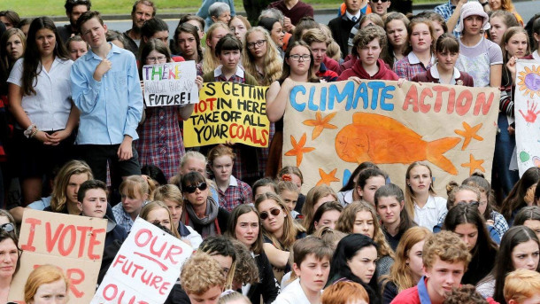 Protesti mladostnikov za ukrepanje proti podnebnim spremembam