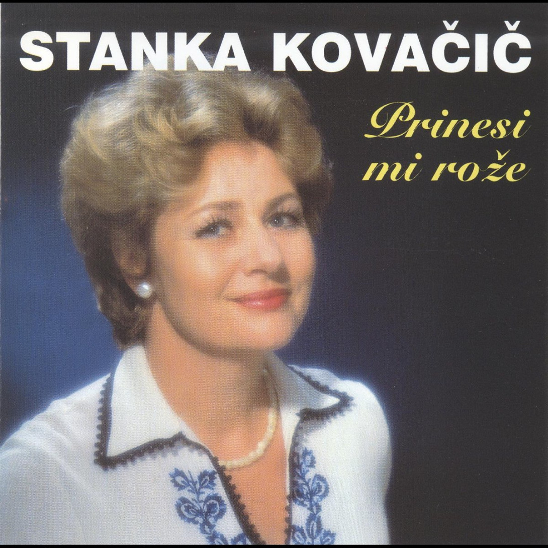 Zunanja platnica albuma Stanke Kovačič - Prinesi mi rože. Pevka v beli bluzi ima svežo trajno in z nasmehom gleda v objektiv.