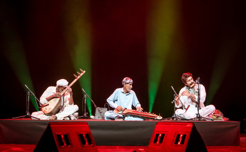 Ustad Noor Bakhsh (na sredini)