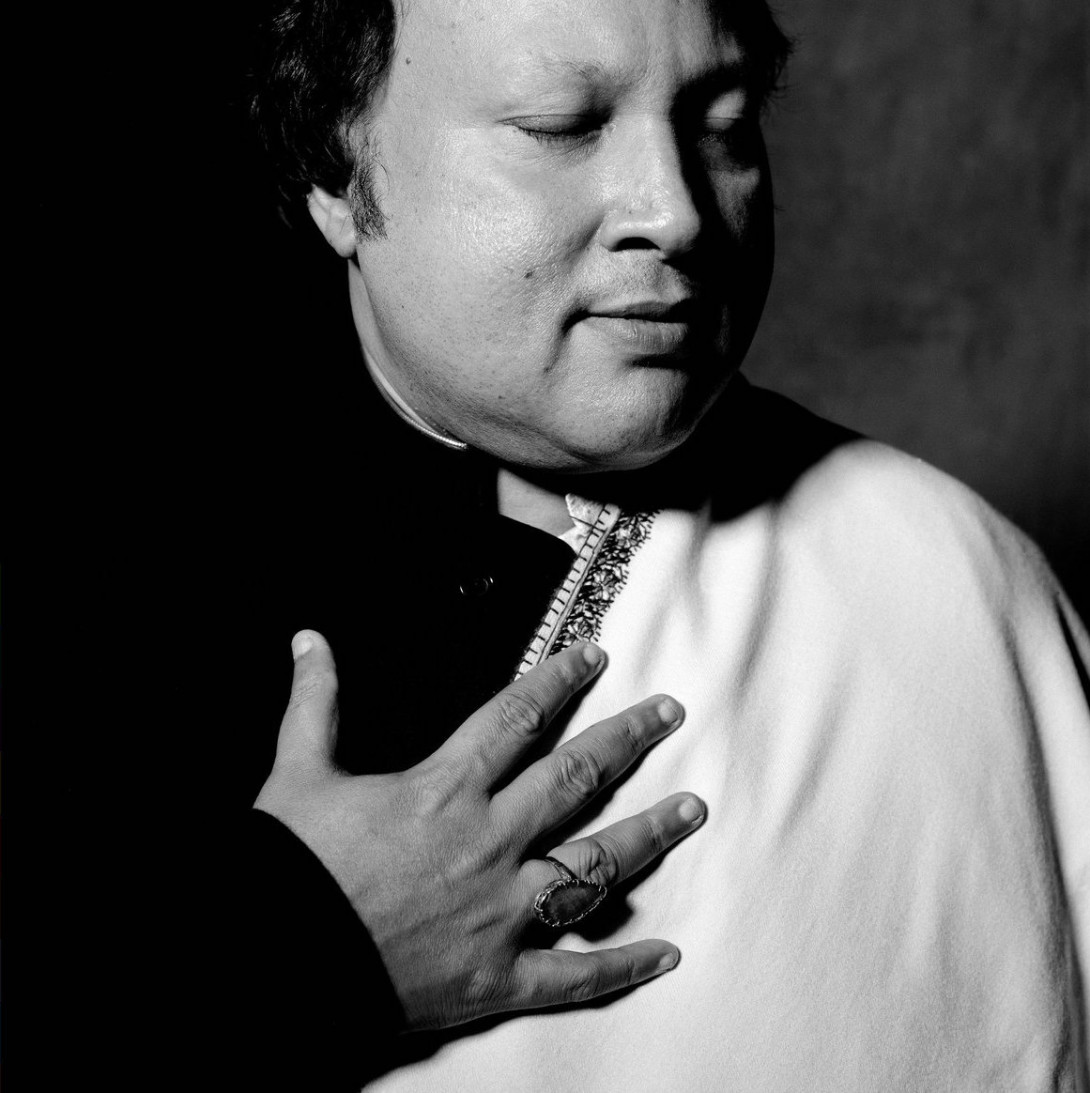 Nusrat Fateh Ali Khan & Party: Chain of Light