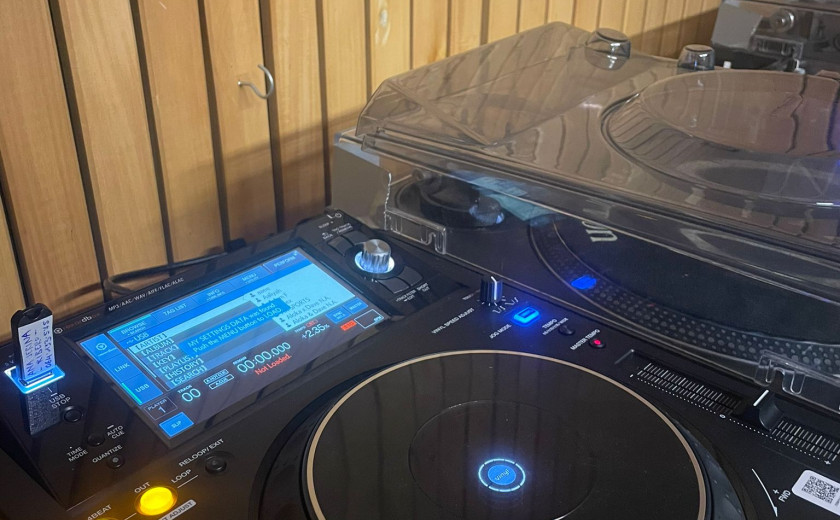 XDJ večerni program