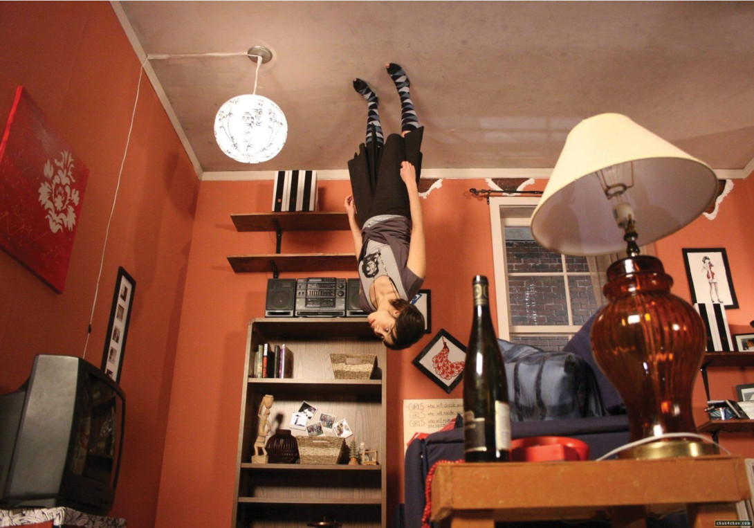 Zaslonski posnetek filma (Upside-Down Girl, r. James Vandewater, 2007)